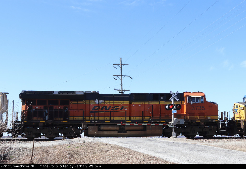 BNSF 3735